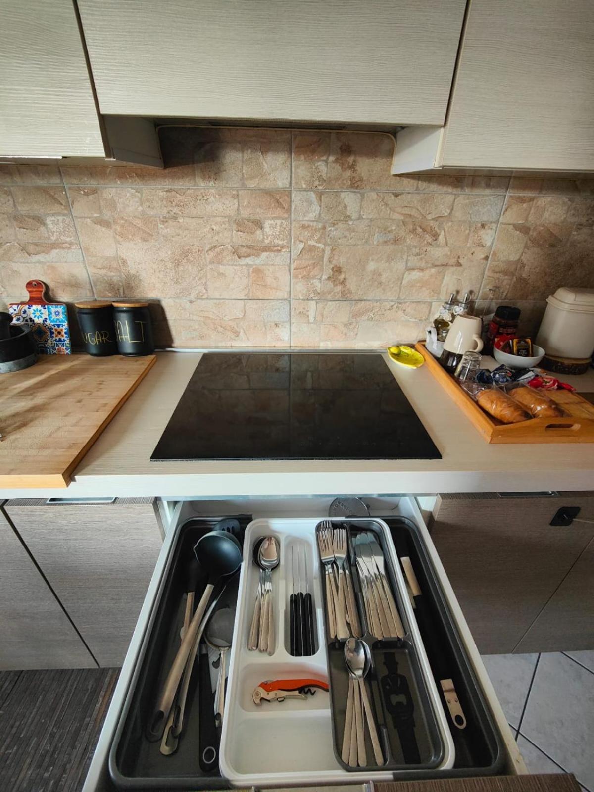 "Come A Casa" - Appartamento Gigi - Self Check In - Ospedale Humanitas - Forum Assago - Tram15 Rozzano Esterno foto