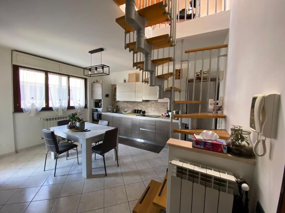 "Come A Casa" - Appartamento Gigi - Self Check In - Ospedale Humanitas - Forum Assago - Tram15 Rozzano Esterno foto
