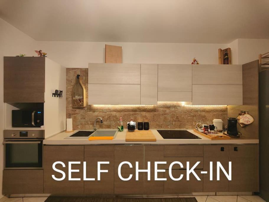 "Come A Casa" - Appartamento Gigi - Self Check In - Ospedale Humanitas - Forum Assago - Tram15 Rozzano Esterno foto