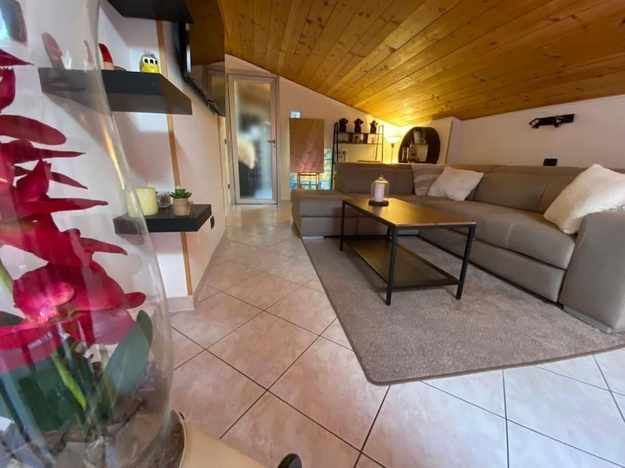 "Come A Casa" - Appartamento Gigi - Self Check In - Ospedale Humanitas - Forum Assago - Tram15 Rozzano Esterno foto